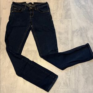 Hollister   Jeans  dark wash blue  low rise  skinny  size 26/33   3R   EUC